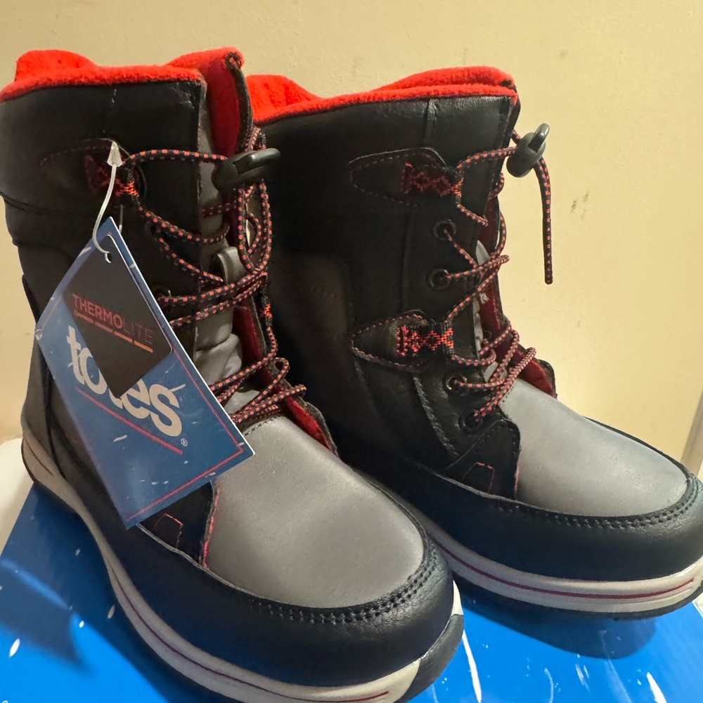 Totes Kids Black and Gray Snow Boots